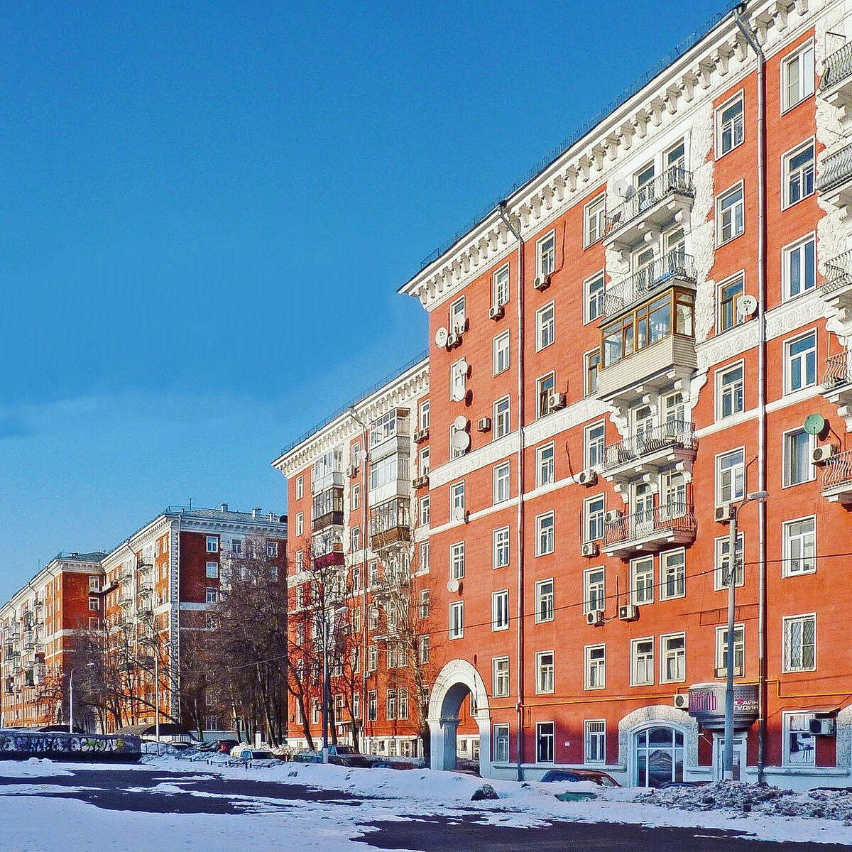 Сталинские районы у метро «Университет» в Москве. Фото: Денис Ромодин