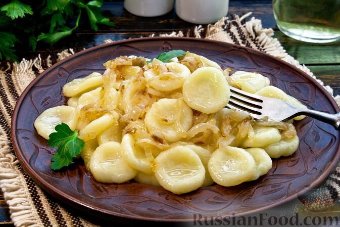 картофель, лук репчатый, крахмал картофельный, мука, масло растительное, соль