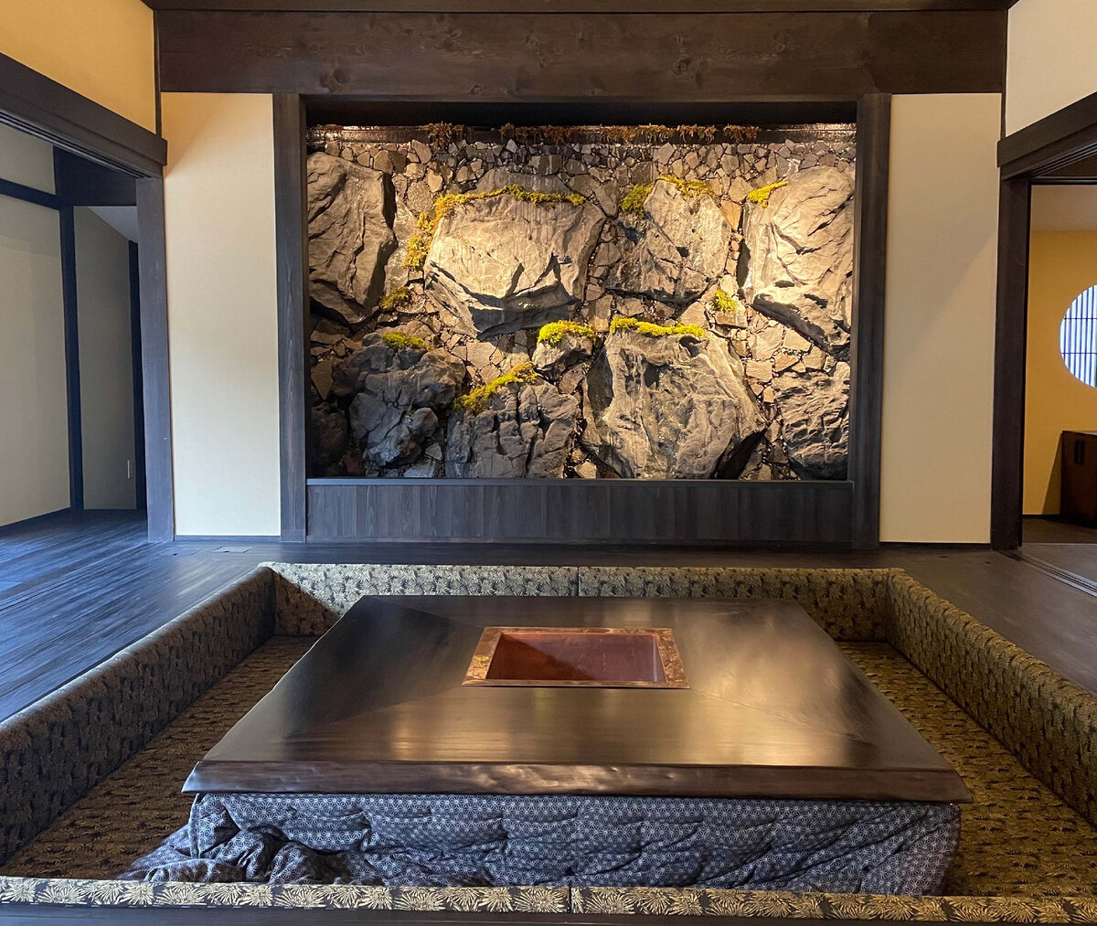 Ирори в гостевом доме NEOLD Private House