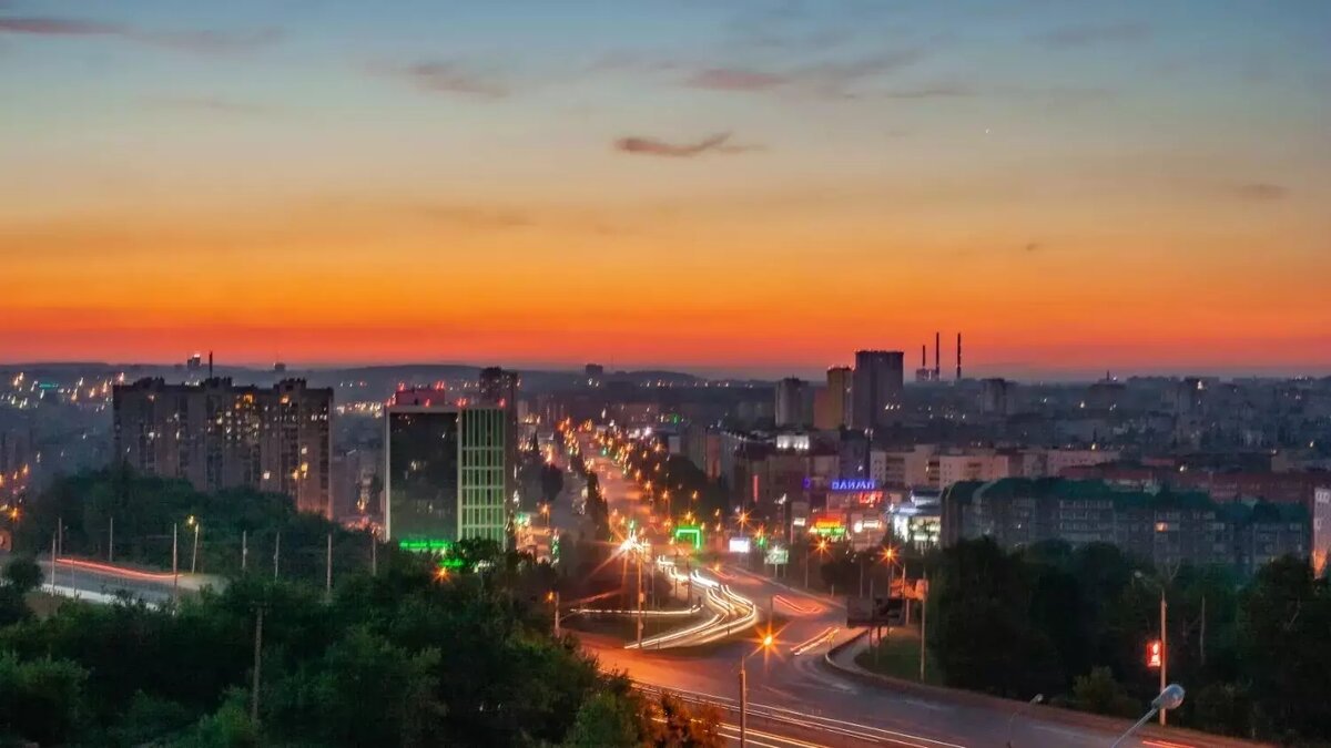     Участок возле озера Кашкадан в Сипайлово стал предметом споров и судебных тяжб. Когда-то там собирались строить аквапарк, торговый центр, а по соседству — дельфинарий. Мы выяснили, кто стоял за этими проектами и что в итоге появится над парком и озером.