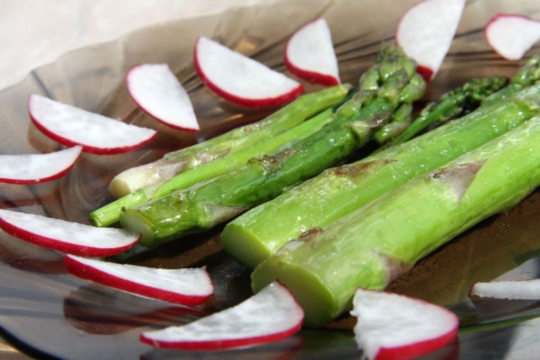 Спаржа на гриле