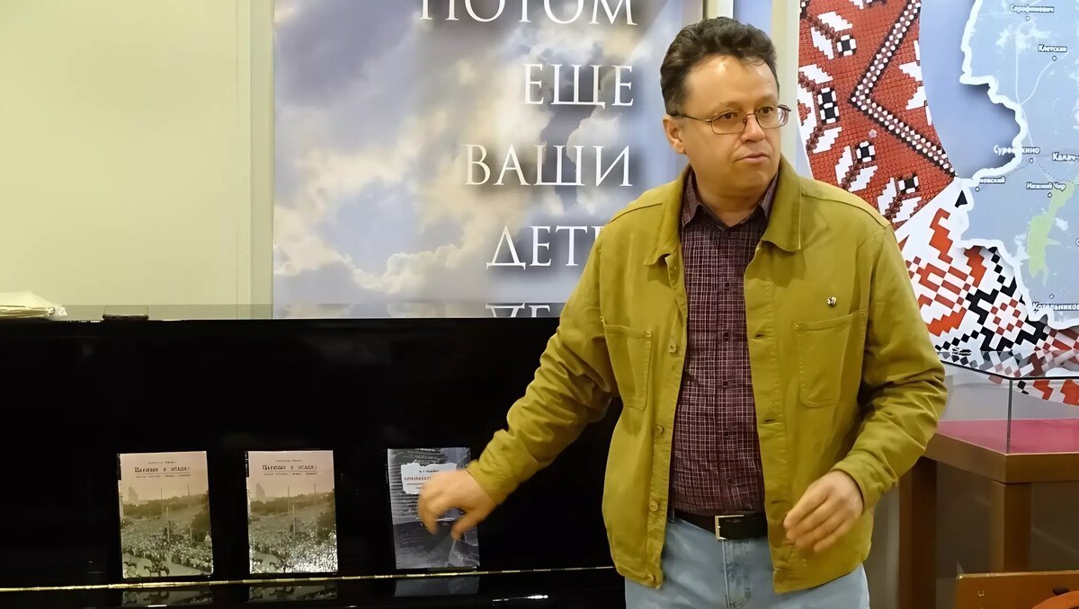     Волгоградский журналист и историк Вячеслав Ященко сообщил, что вынужден был переехать жить в Германию. По его словам, после обысков его начали терроризировать некие бандиты.