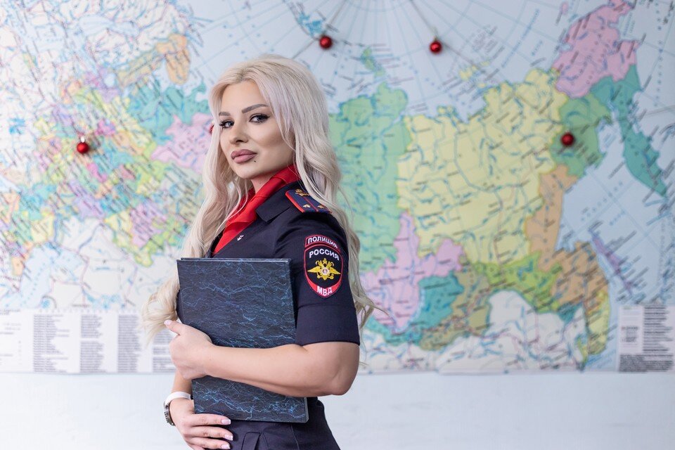    В Красноярске киберпреступников ловит девушка модельной внешности ИВАНОВА Диана