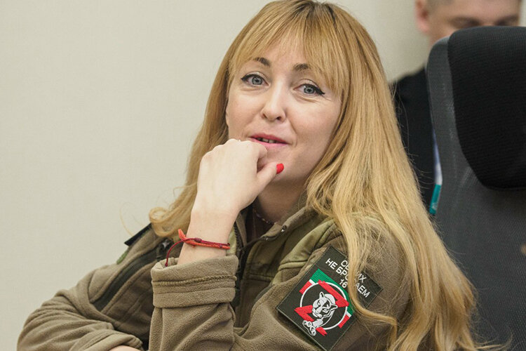    Анна Артемьева стала женщиной года по версии «БИЗНЕС Online» как символ помощи и поддержки СВО Фото: «БИЗНЕС Online»