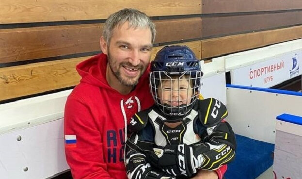    Александр Овечкин со старшим сыном. Соцсети