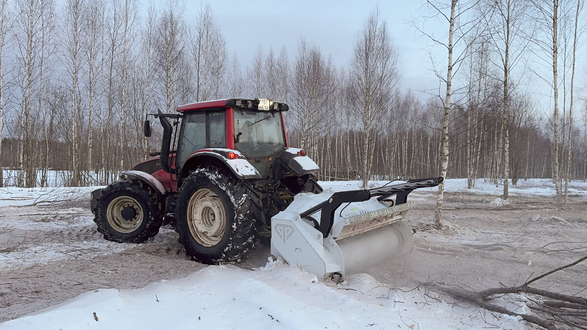 Работа мульчера зимой. © изображение защищено авторским правом