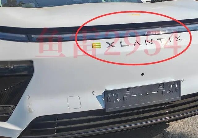 На фото: Экспортное название семейства Exlantix на месте фирменного Exeed