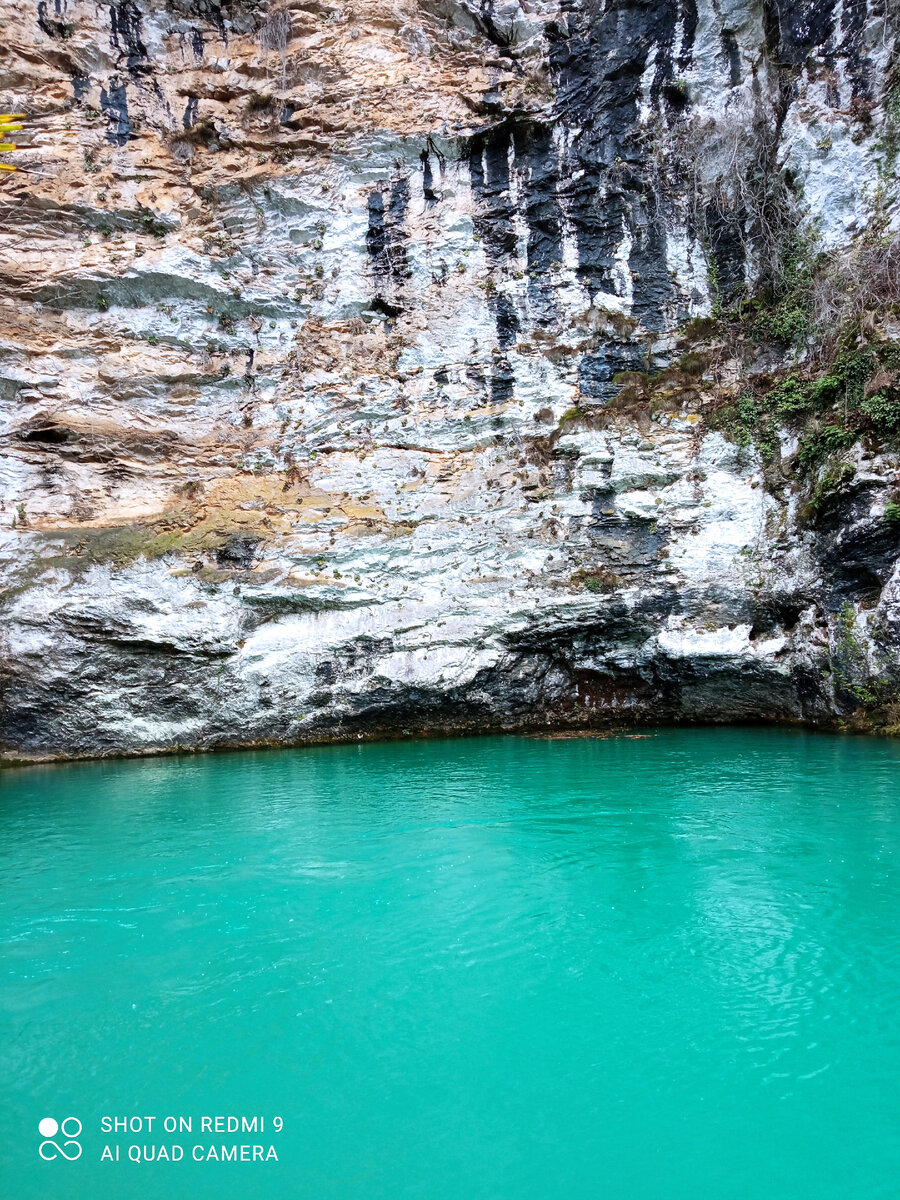 Селигер озеро тверская тверская область. Озеро селигер береговая линия. Бездонное озеро национальный парк королевы елизаветы уганда. Озеро белянское тарасовское. Назови 1 озеро.
