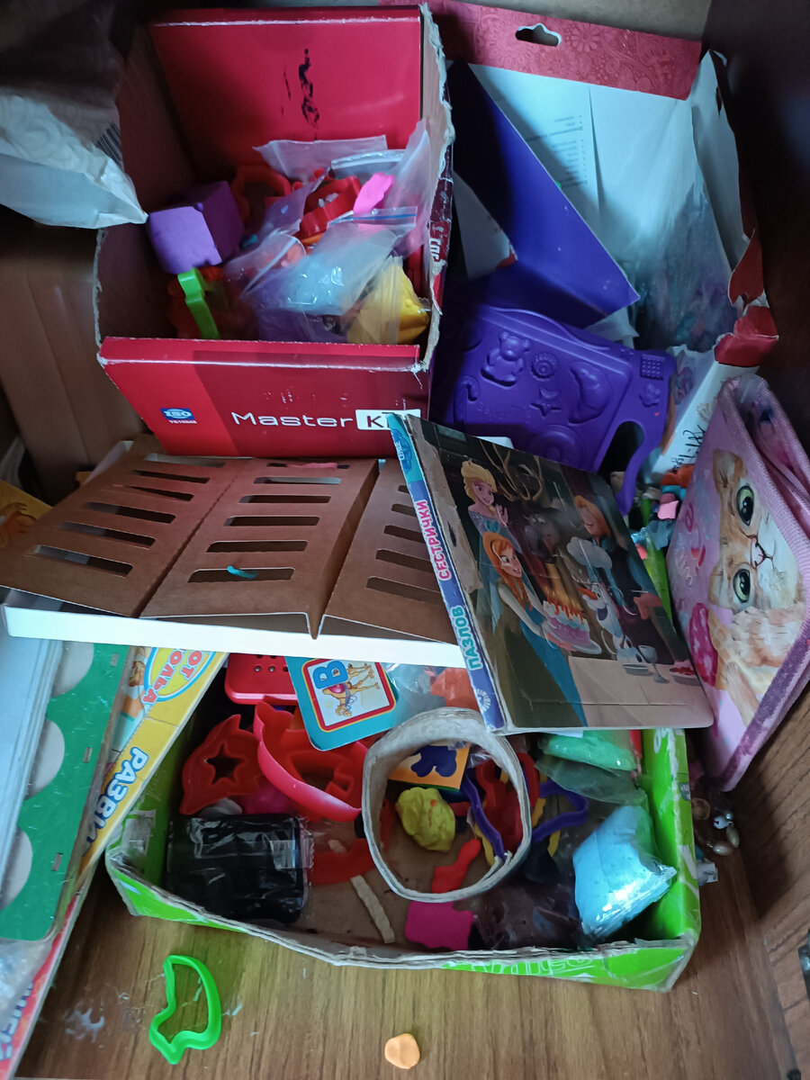 Творческий процесс часто выглядит именно так. Потом предстоит скучная, но необходимая для развития дисциплины уборка