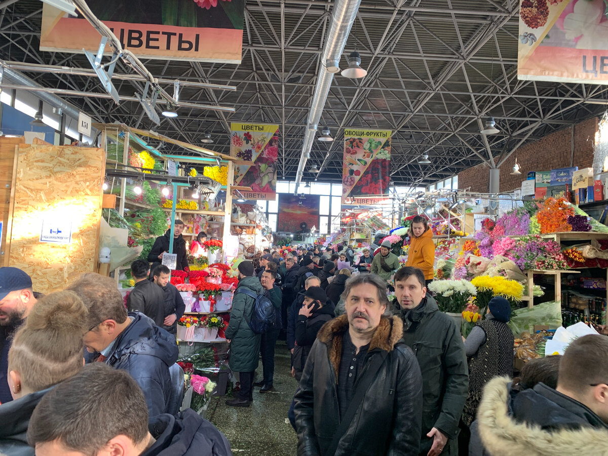 Рижский рынок - цветочное безумие! Какие цены на цветы в канун 8 марта? |  Заметки туриста. | Дзен