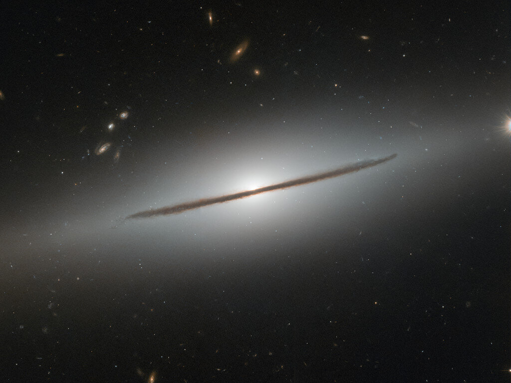  Галактика NGC 1032. Фото: ESA/Hubble & NASA.