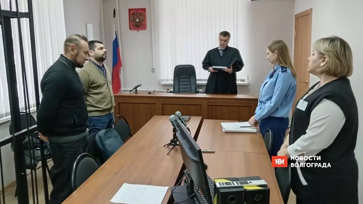     7 марта Центральный районный суд города Волгограда вынес приговор обвиняемым в мошенничестве экс-депутату городской думы Андрею Анненко и его бывшему помощнику Сергею Путивко, сообщает корреспондент «НовостиВолгограда.ру» из зала суда.