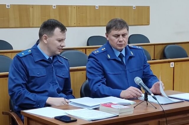    Сторону обвинения представляет прокурор Красноярского края Роман Тютюник (справа). Фото: Прокуратура Красноярского края/ Кадр из видео