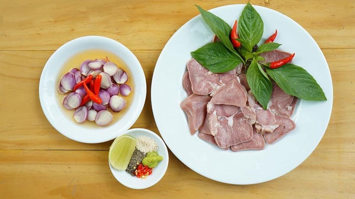    Свиной язык, специи, лук и перец:Wallpaper Flare