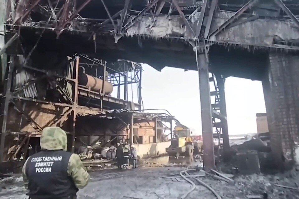 Взрыв в херсоне. Взрыв на складе боеприпасов в рязанской области. Обрушение зданий новосибирск. Взрыв на мещере нижний новгород. Сгоревшая многоэтажка самара.