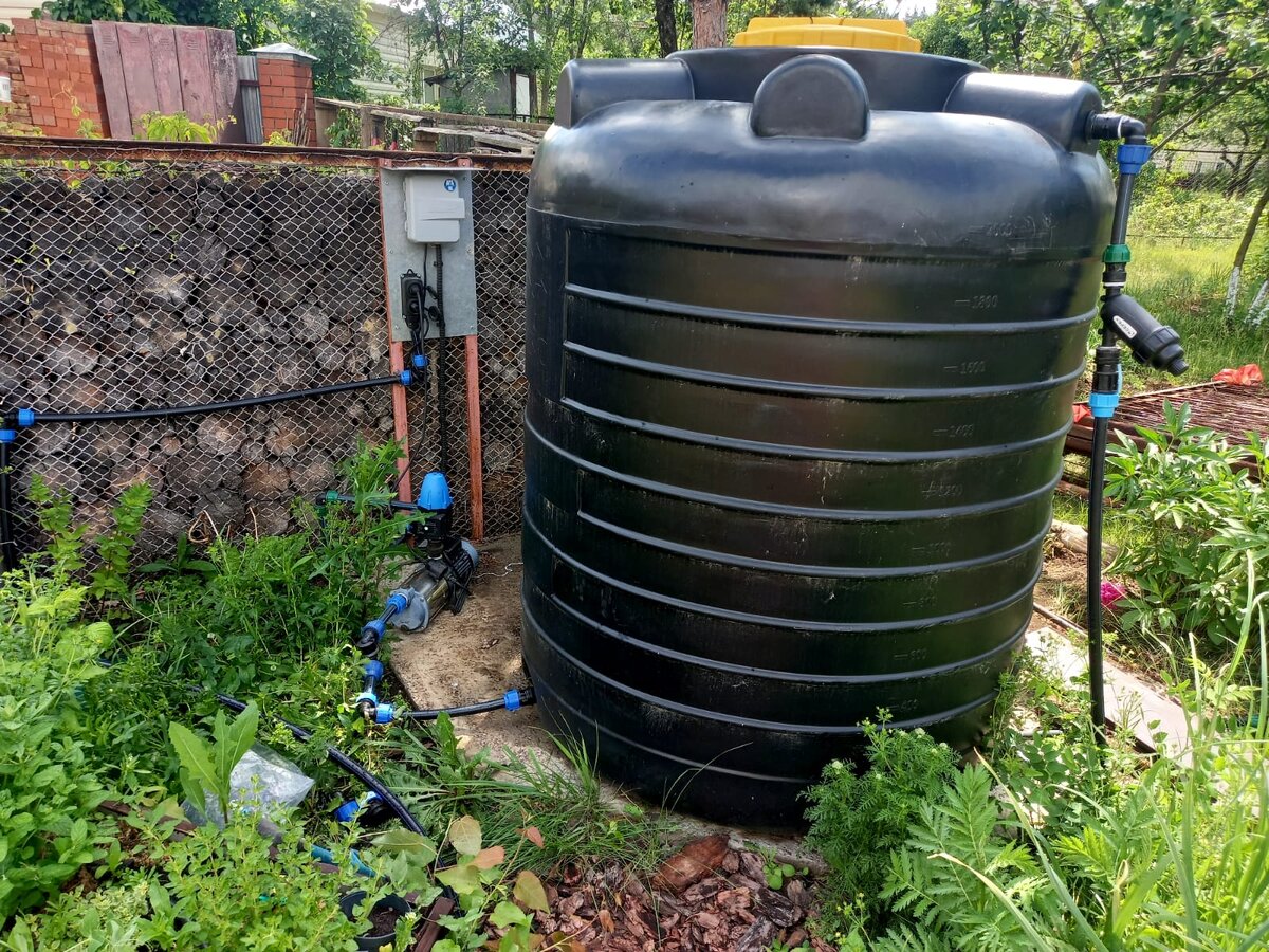Гарантированное водоснабжение для устойчивого садоводства: пластиковые емкости для СНТ