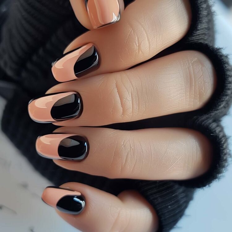 Маникюр 2024 модные темные оттенки МАНИКЮР НОГТИ NAILS on Instagram: "Отмечайте под фото своих мастеров. Не забудьт