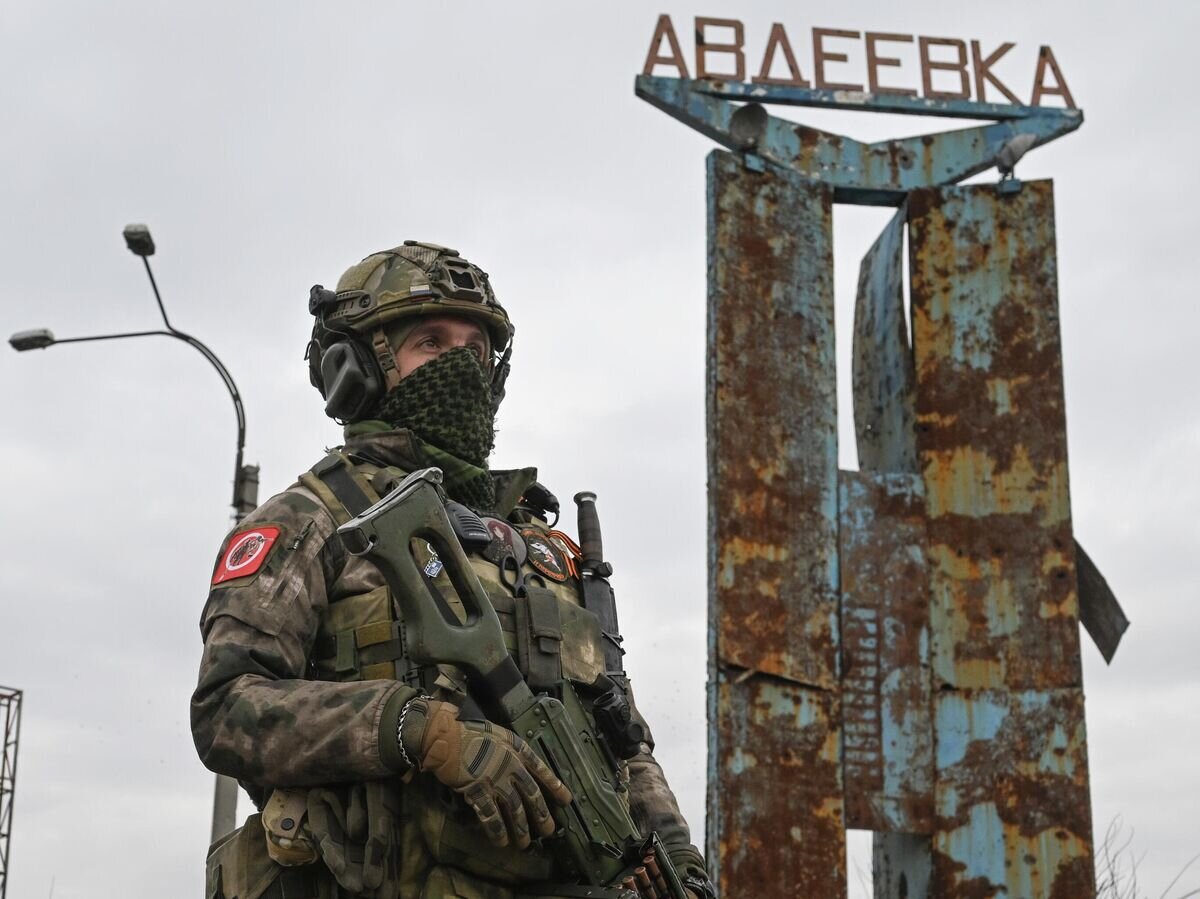    Российский военнослужащий в Авдеевке© РИА Новости / Станислав Красильников