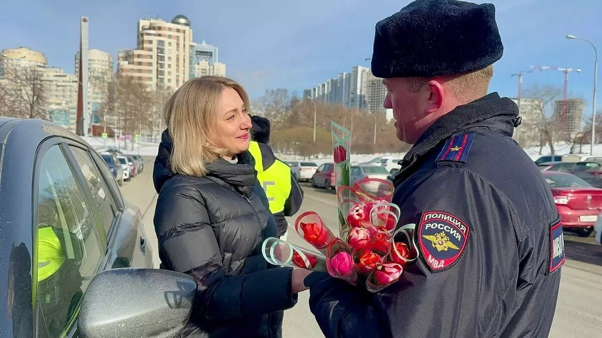 Автоинспекторы в Екатеринбурге начали задерживать все машины под  управлением женщин | Новости Тагила TagilCity.ru | Дзен