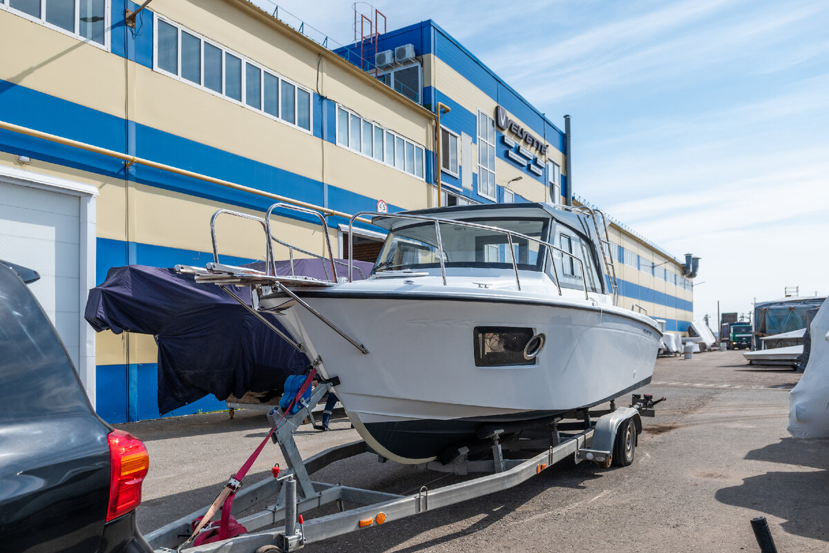 Как спускать катер с прицепа на воду | Velvette Marine | Дзен