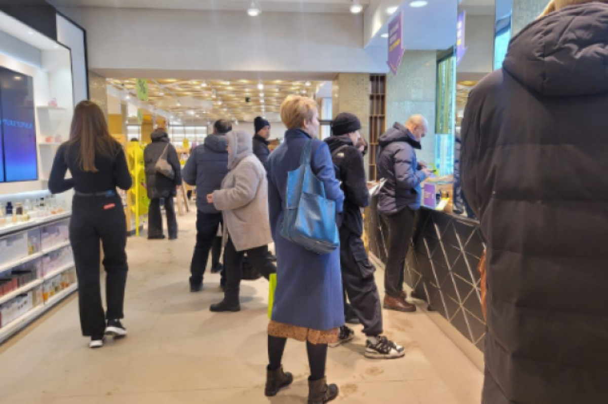    Жители Новосибирска скупают подарки на 8 марта в магазинах с косметикой