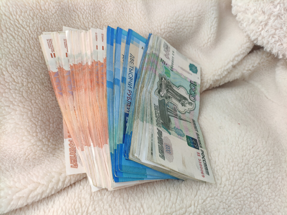 Подошла к мужу и протянула ему 800 тысяч: "Я продала шубу и машину ...