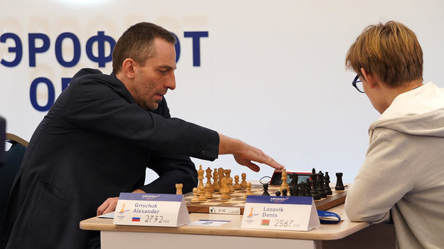    Александр Грищук и Денис Лазавик.Пресс-служба ФШР