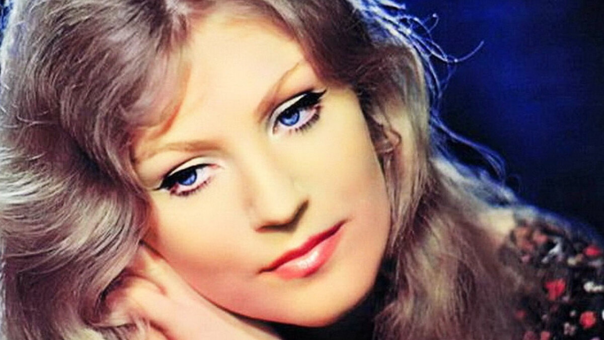 Советская и польская певица, поэт и композитор