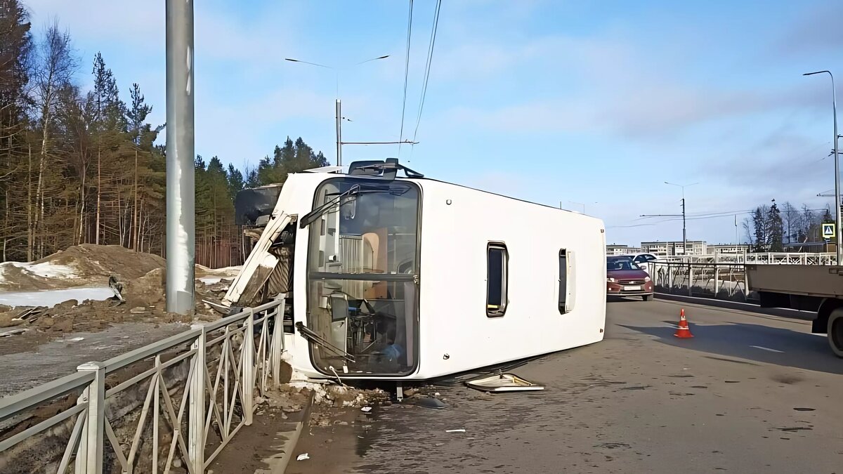 Появилось видео с салона автобуса, который перевернулся в Петрозаводске |  Новости Карелии | Karelinform.ru | Дзен