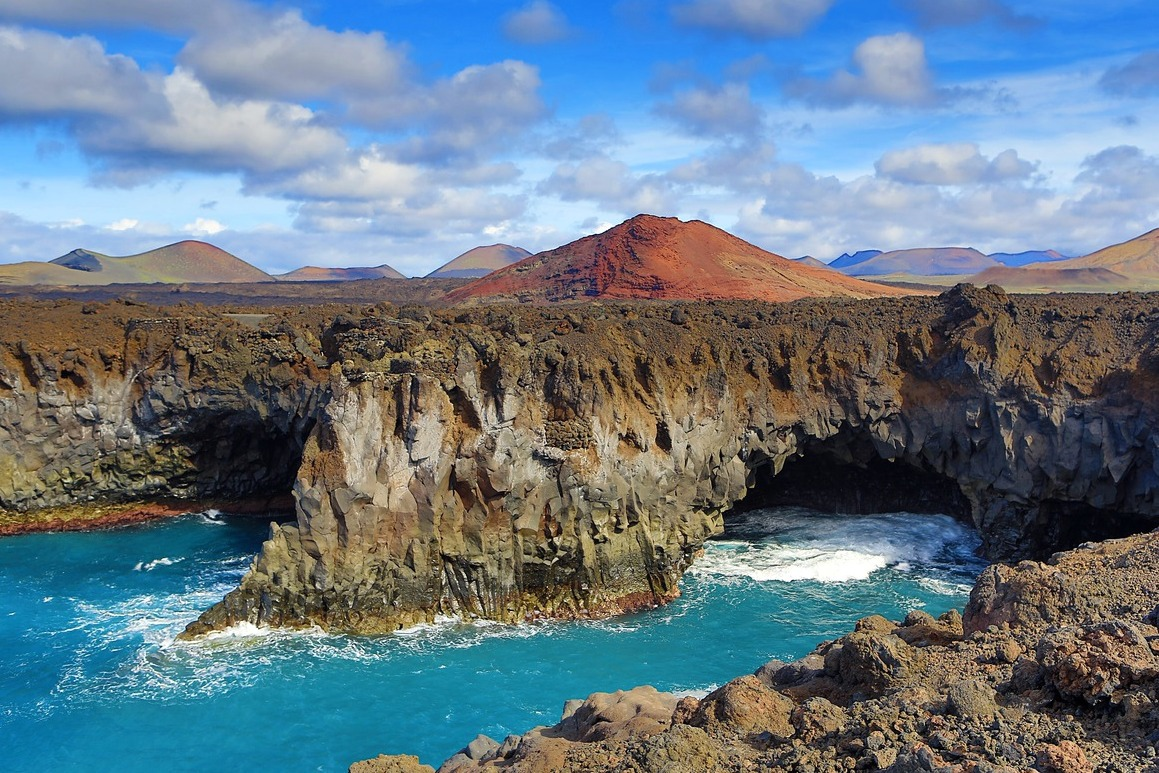 остров иерро порт фото. испанский остров 8. острова медес в испании. пеньон-де-алусемас. Perejil island spain morocco.