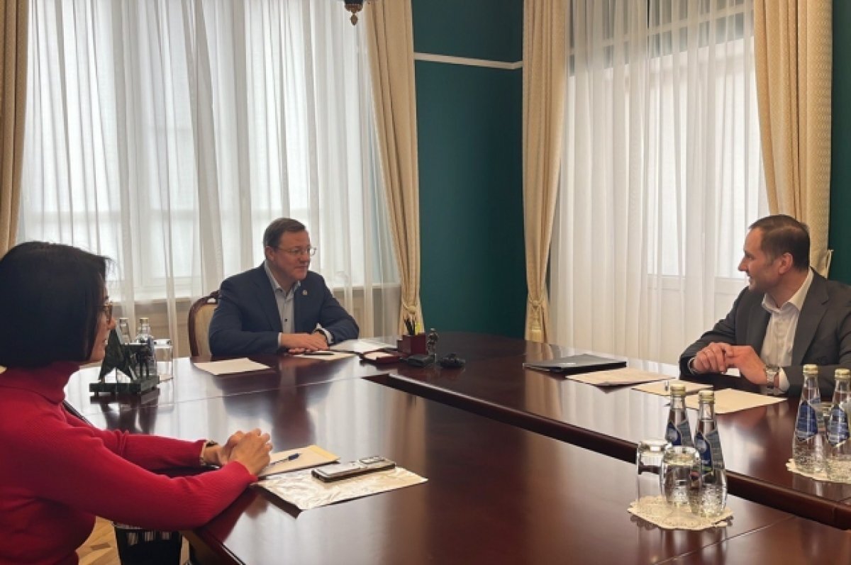    Дмитрий Азаров и президент КХЛ обсудили перспективы развития ХК «Лада»