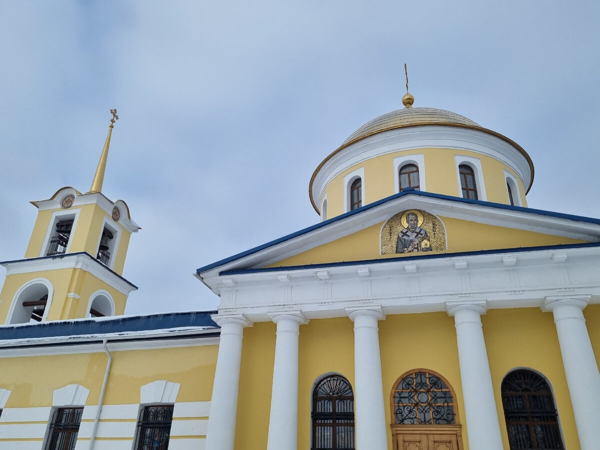 Собором Успения Пресвятой Богородицы в Зубцове