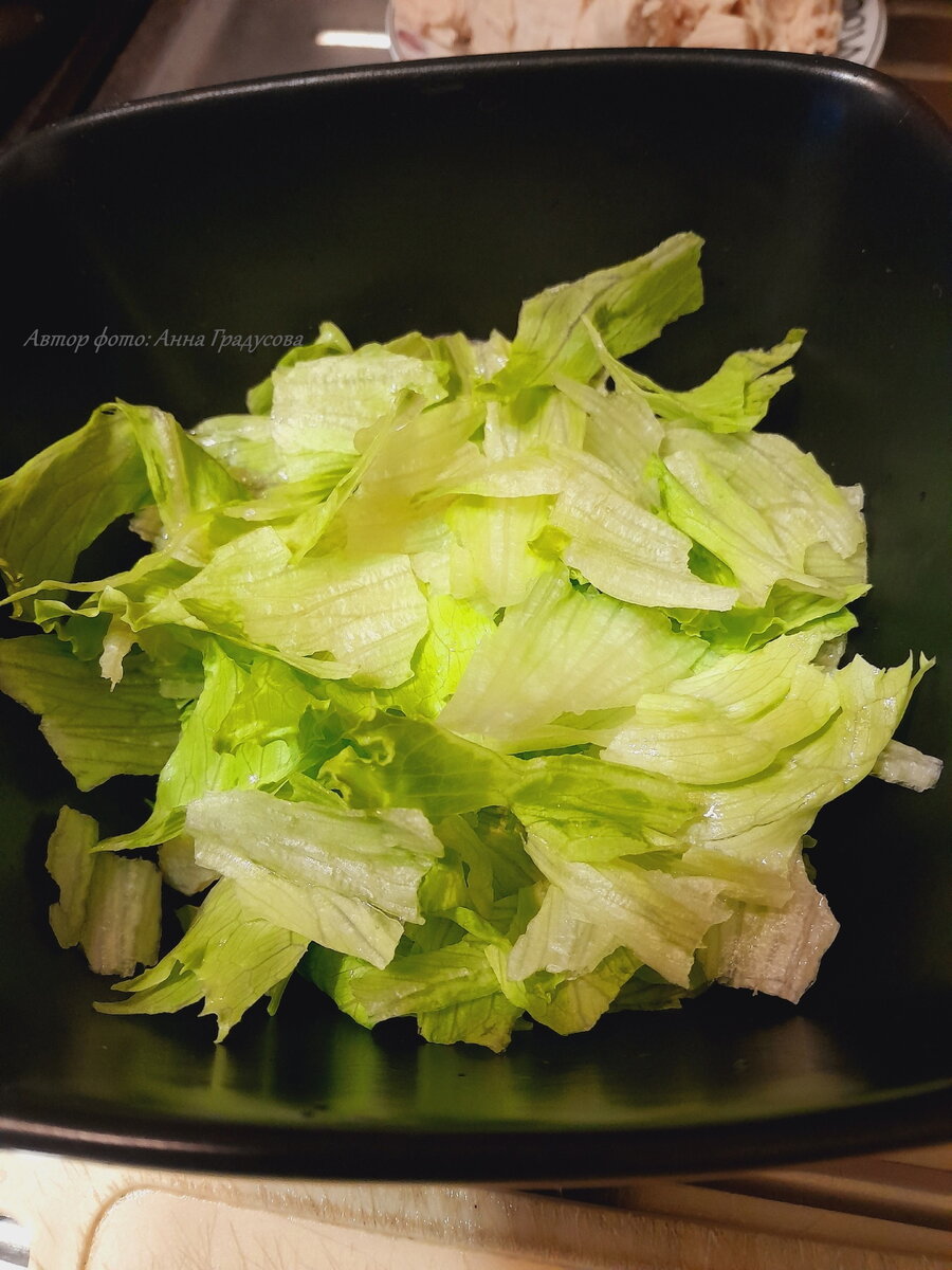Салат нарвём крупными кусками
