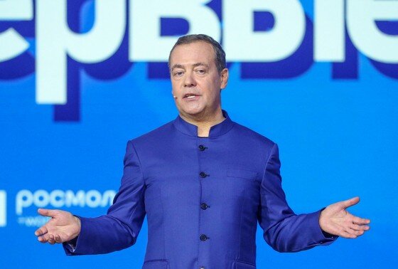    Дмитрий Медведев