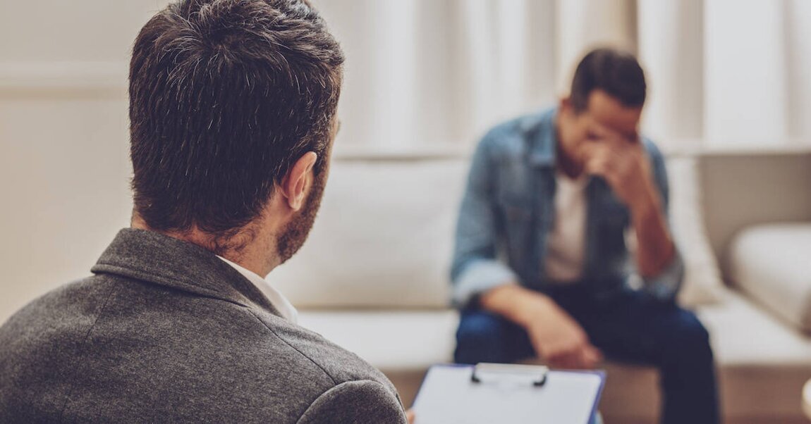 щенку стыдно. виноватая собака. отказ от чувства вины. виноватый почему и. я виноват картинки.