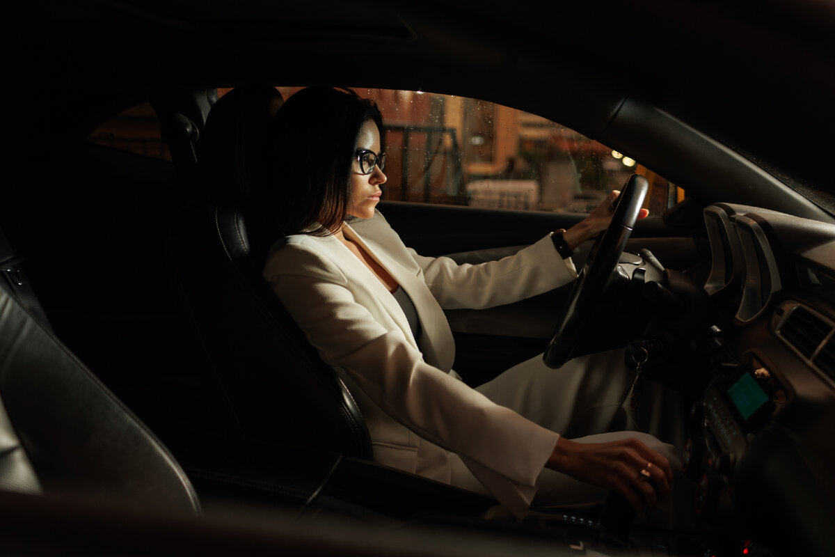 Забронировать CHEVROLET CAMARO SS с водителем вы можете на сайте piratescars.ru