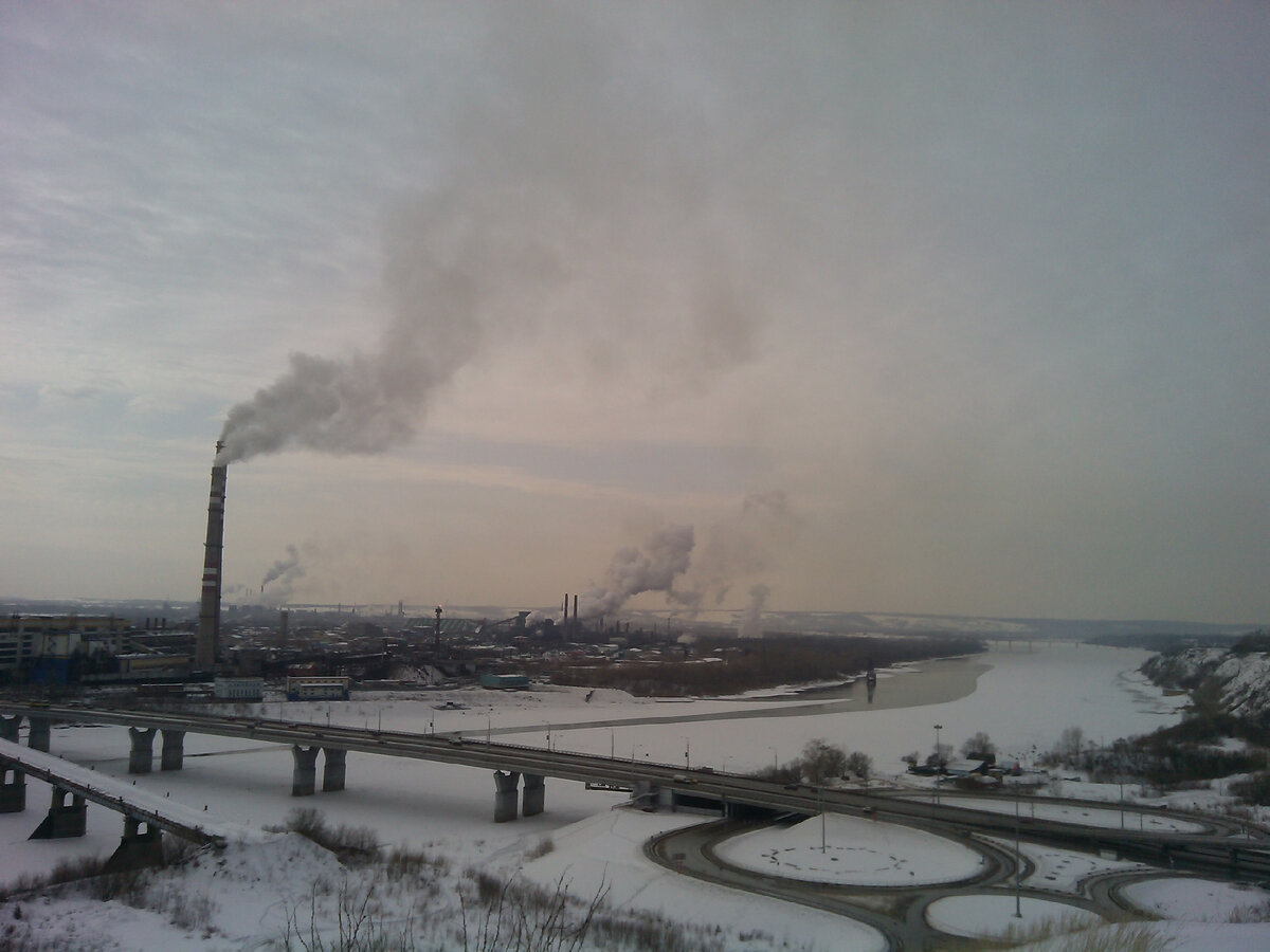 В Кемерово от угольной пыли даже снег не совсем белый🤷🏼‍♂️