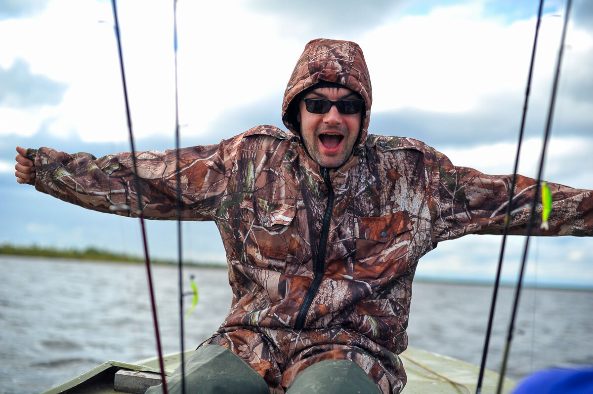 Мой магазин www.multi-fish.ru. Пожизненная гарантия на заводской брак на все удилища купленные у нас в магазине. А также бесплатная поддержка запасными частями (не оферта)