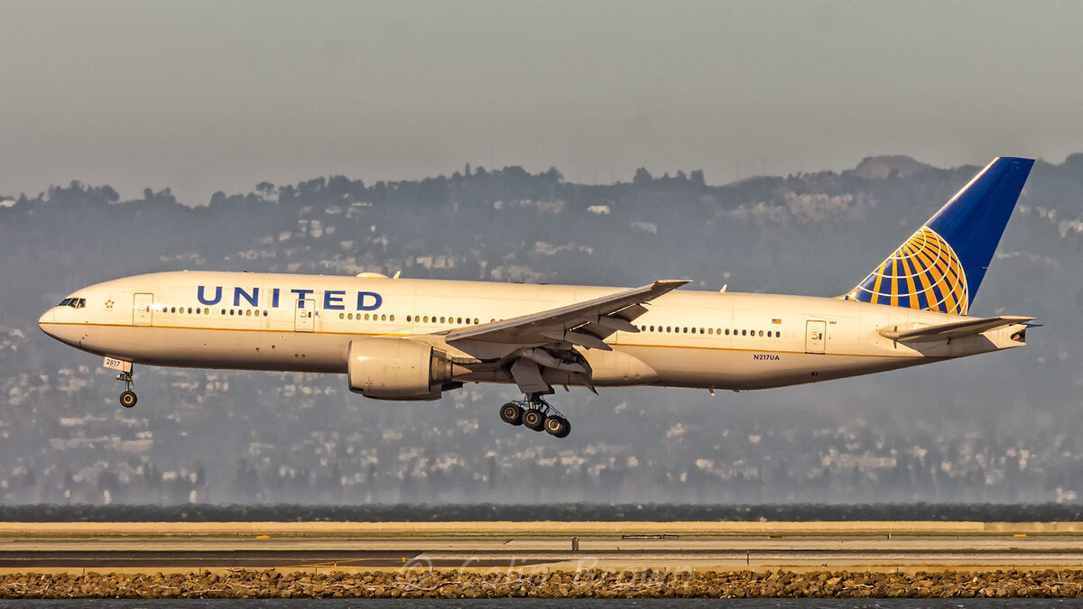    Boeing 777 авиакомпании United Airlines (cc) Colin Brown Photography