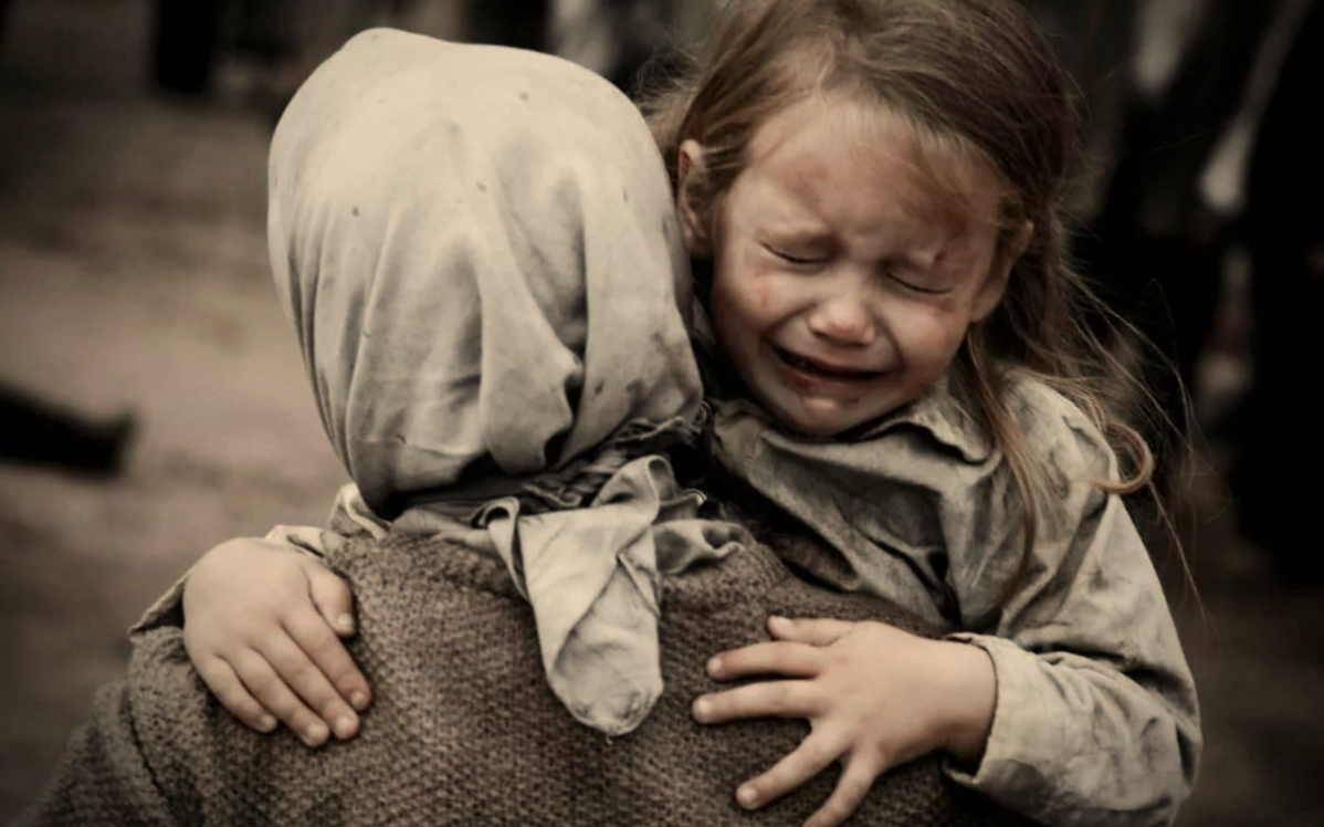 мать молится за сына. мама ждет сына из армии стихи. мама не плачь вернется сын. мама не плачь вернется сын. стихи матери ждущей сына из армии.