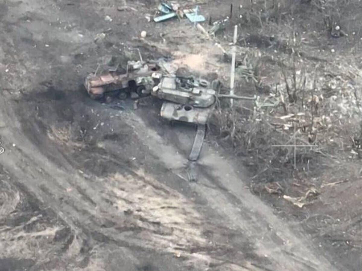    Подбитый в ходе спецоперации американский танк M1A1 "Abrams"© Фото из соцсетей