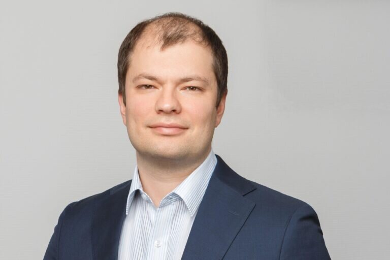    Гендиректор УК «Уральская Сталь» Денис Сафин поздравил женщин Оренбуржья с 8 Марта Кристина Просвиркина