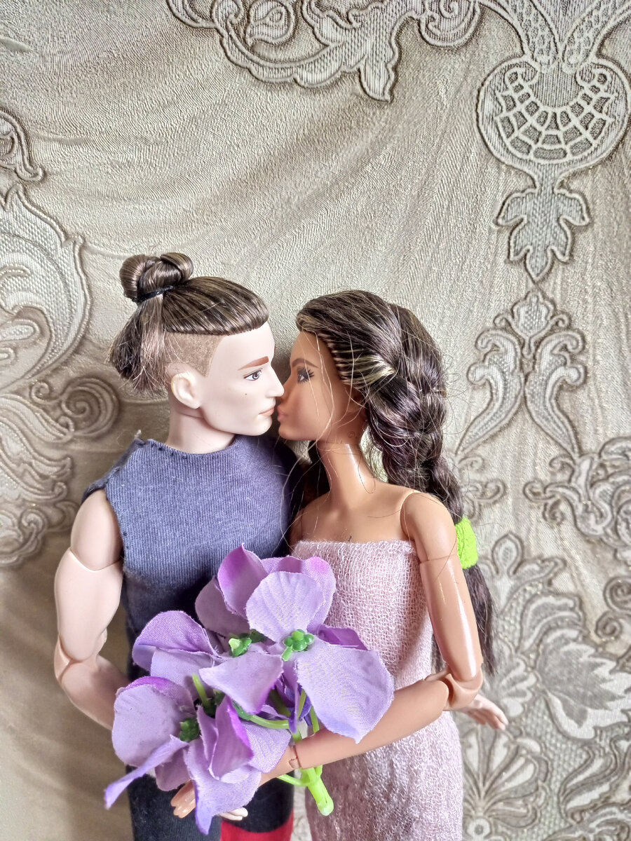 Нежные цветы и нежный поцелуй. 