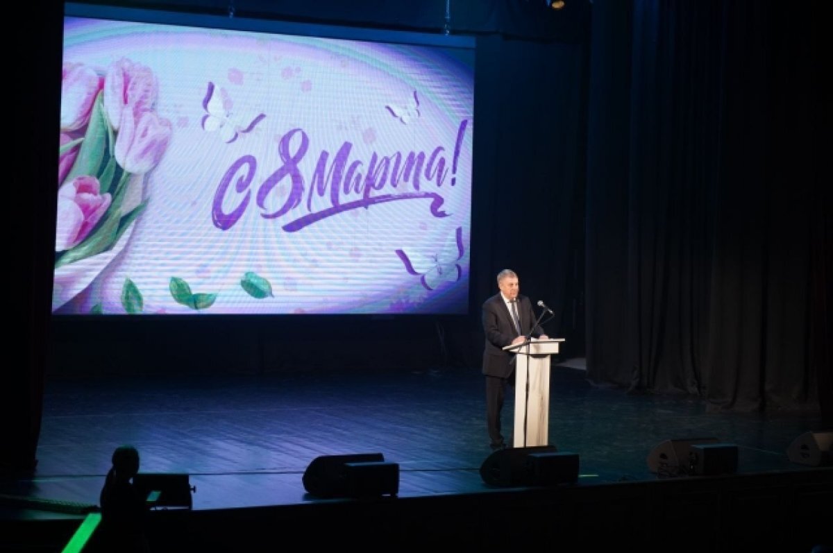    Александр Богомаз поздравил брянских женщин с праздником