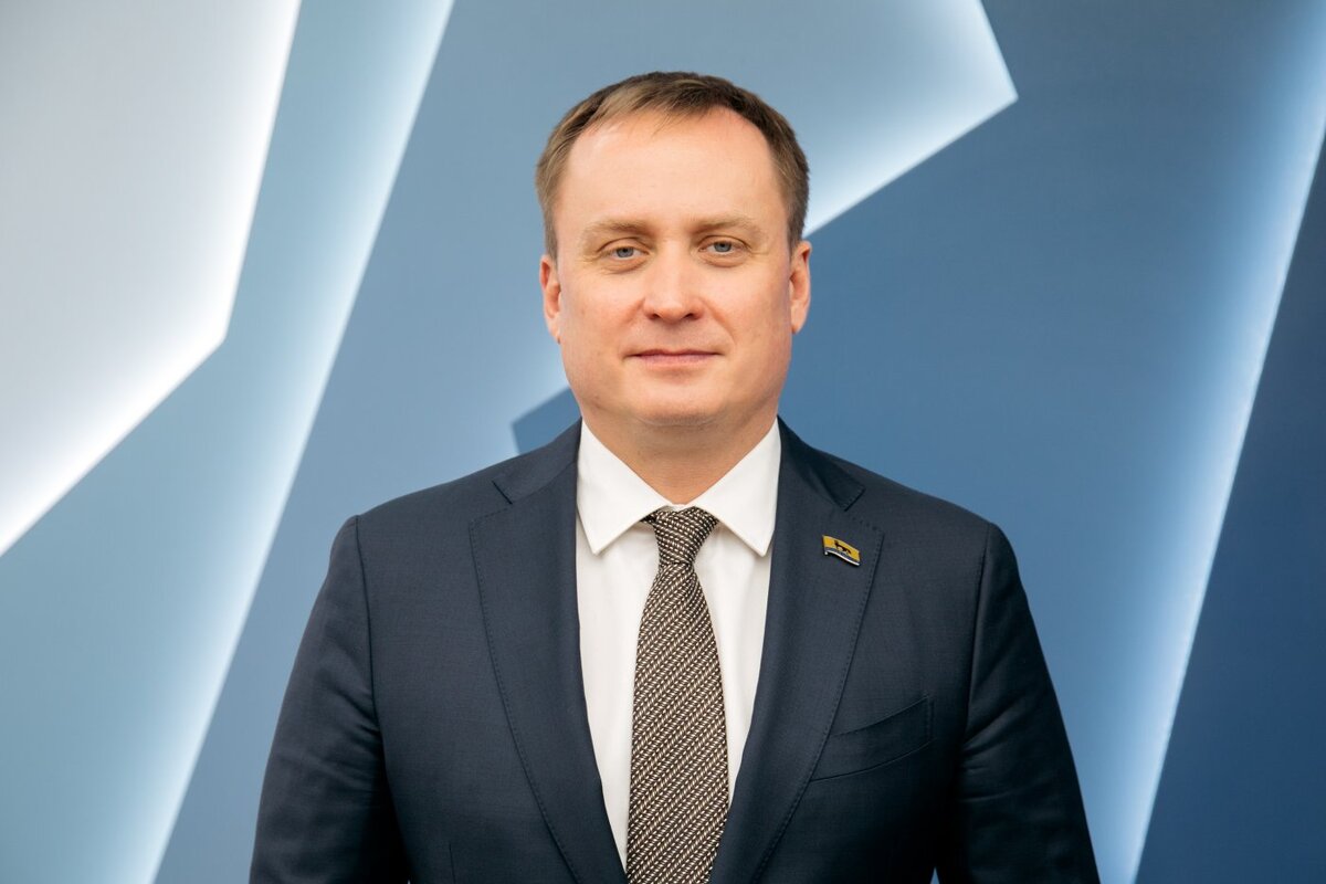    Председатель Думы Сургута поздравил женщин с 8 Марта