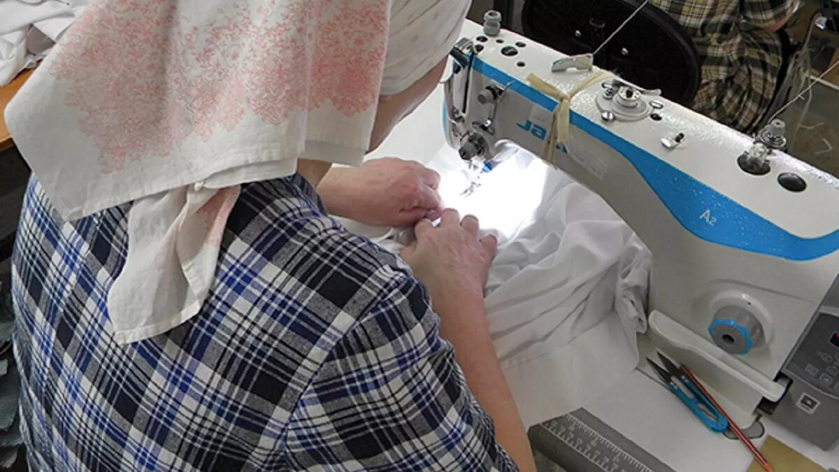     Основной вид деятельности Центра адаптации заключенных исправительной колонии №12 УФСИН России по Удмуртской Республике — это производство одежды. Накануне международного женского дня они выполнили важный государственный заказ.