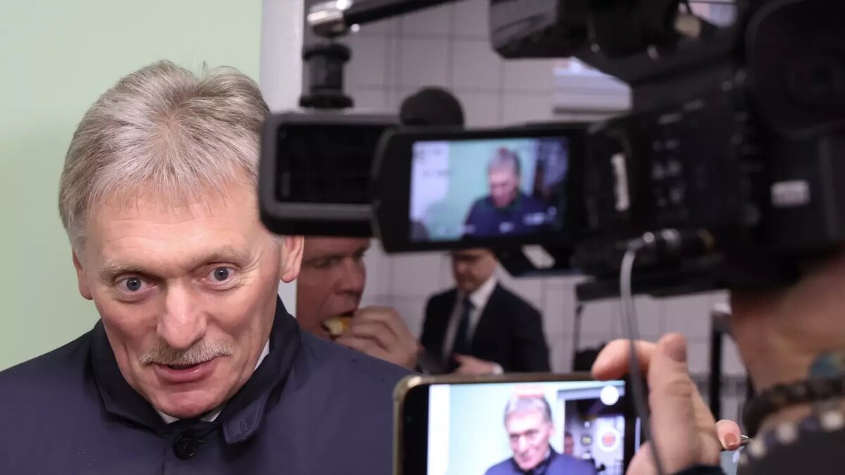 Пресс-секретарь Путина Дмитрий Песков ответил, что Макрон пытается нанести стратегическое поражение России. Фото: Вячеслав Прокофьев/ТАСС