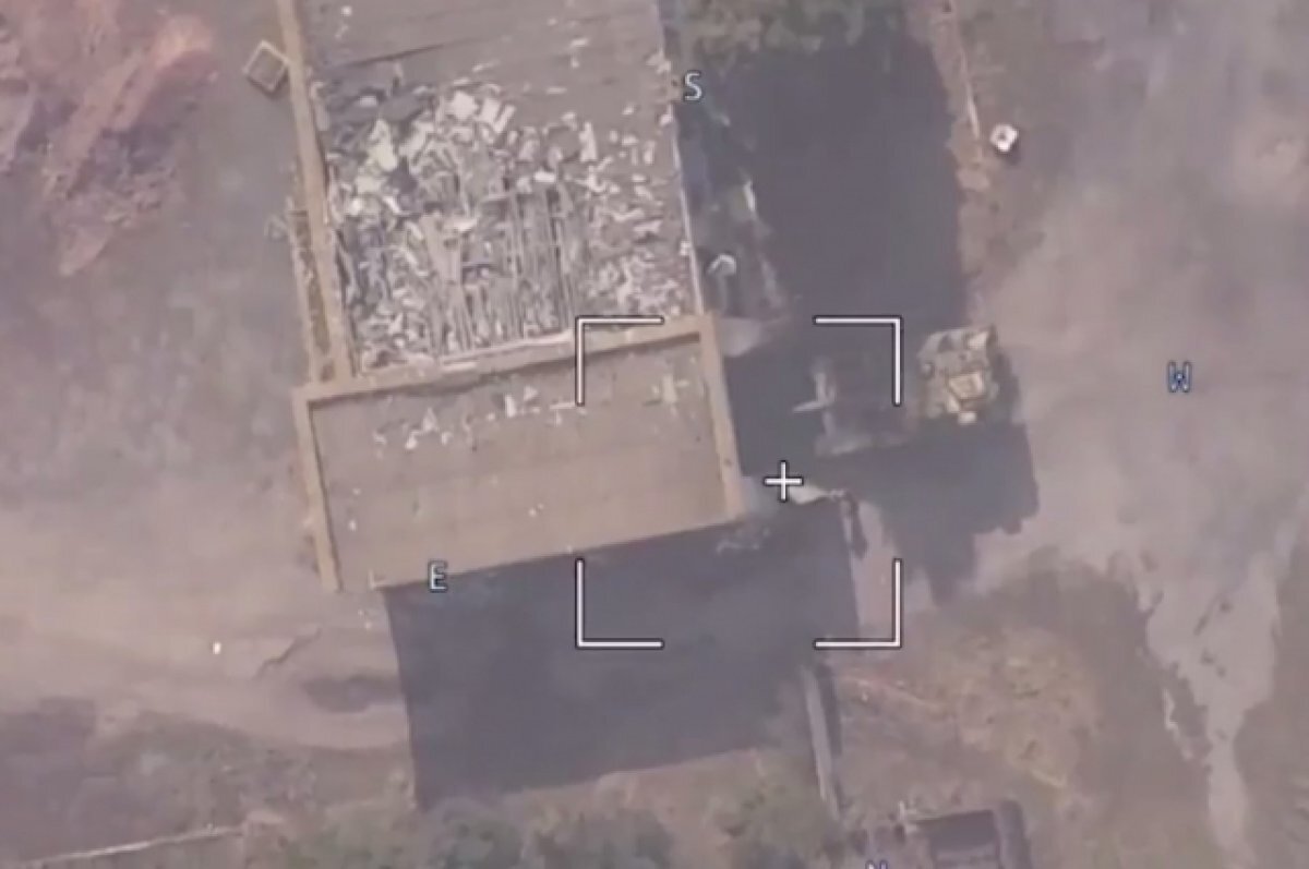    Бомбы ФАБ-500 поразили крупный склад бронетехники ВСУ