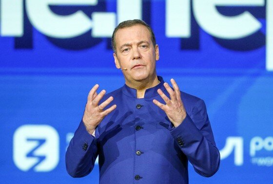    Дмитрий Медведев