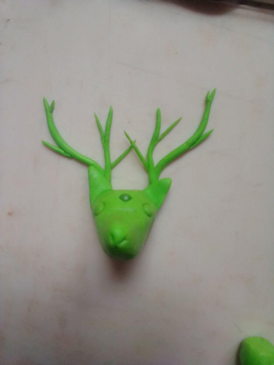 Голова с рогами